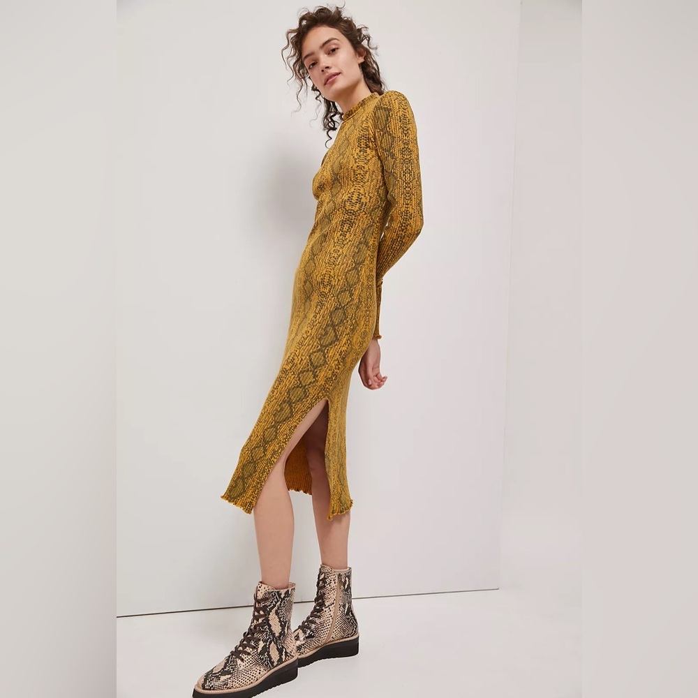 t.la from Anthropologie casual Snake Print Dress midi size small ribbed stretch